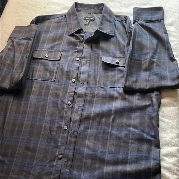 Van Heusen Men's Casual Button Down Shirt - Black and Blue Plaid - Picture 3 of 3
